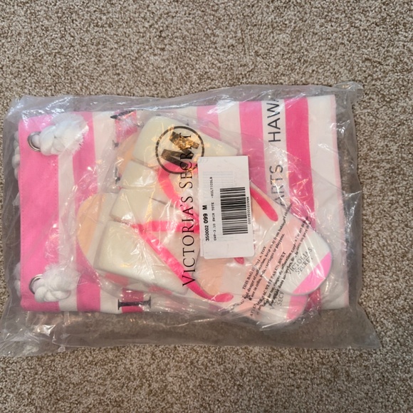 NWT Pink Victoria’s Secret Stripe Swim Tote & Flip Flops Size Medium - Picture 4 of 7